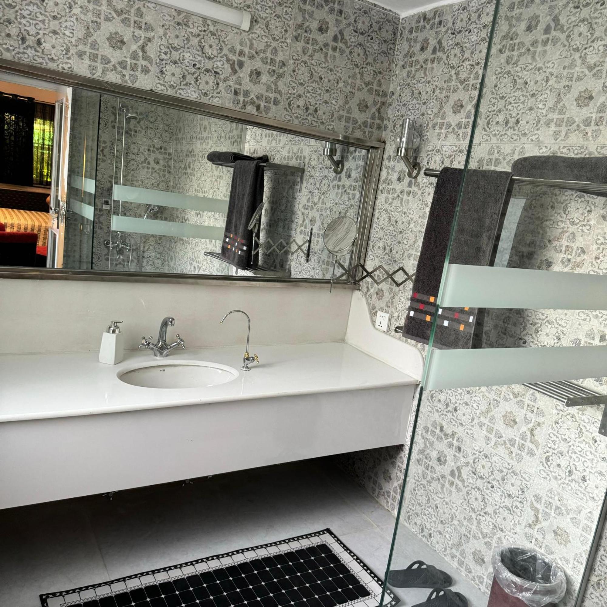 Greenlux Residency ラーワルピンディー エクステリア 写真
